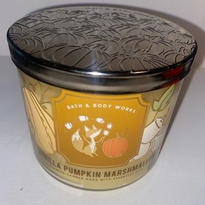Vanilla Pumpkin Marshmallow Candle Bath and Body Works